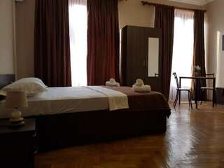 Отель Hotel Homeland Батуми Номер Делюкс (для 2 взрослых и 1 ребенка)-9
